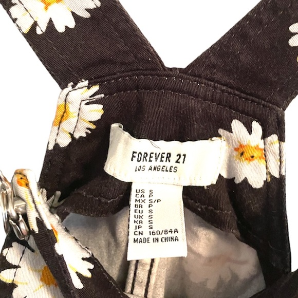 Forever 21 Mini Daisy Print Overall Dress - Picture 4 of 4